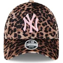 petten-gebogen-luipaard-verstelbaar-rosa-9forty-velour-van-new-york-yankees-mlb-van-new-era