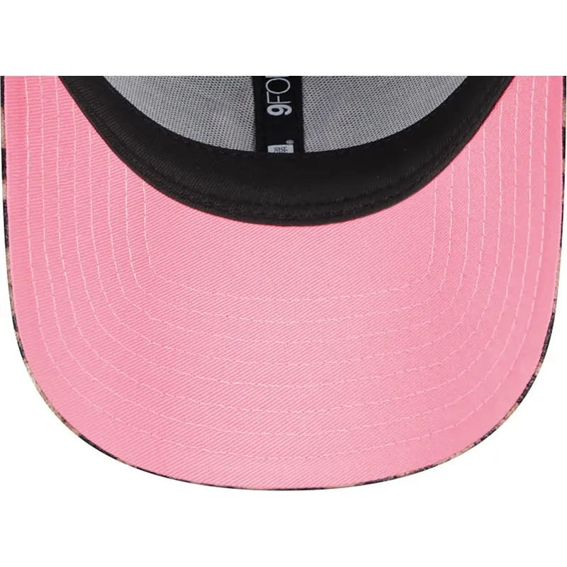 petten-gebogen-luipaard-verstelbaar-rosa-9forty-velour-van-new-york-yankees-mlb-van-new-era