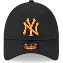 petten-gebogen-zwart-verstelbaar-9forty-league-essential-van-new-york-yankees-mlb-van-new-era