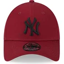 petten-gebogen-rood-verstelbaar-9forty-league-essential-van-new-york-yankees-mlb-van-new-era
