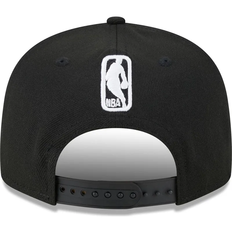 petten-plat-zwart-snapback-9fifty-tip-off-2023-van-chicago-bulls-nba-van-new-era