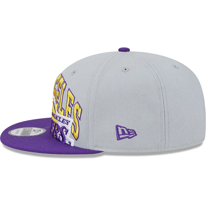 petten-plat-grijs-snapback-9fifty-tip-off-2023-van-los-angeles-lakers-nba-van-new-era petten-plat-grijs-snapback-9fifty-tip-off-2023-van-los-angeles-lakers-nba-van-new-era
