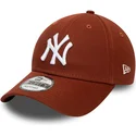 petten-gebogen-bruin-verstelbaar-9forty-league-essential-van-new-york-yankees-mlb-van-new-era