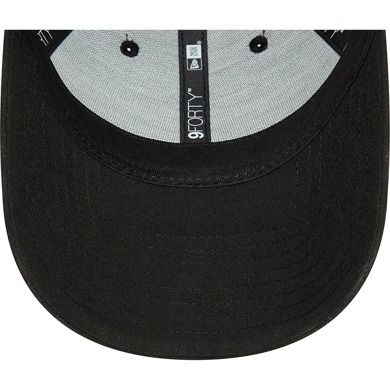petten-gebogen-zwart-verstelbaar-9forty-repreve-wordmark-van-manchester-united-football-club-premier-league-van-new-era