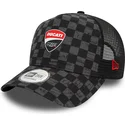 petten-gebogen-zwart-snapback-9forty-a-frame-all-over-print-check-van-ducati-motor-motogp-van-new-era
