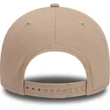petten-gebogen-beige-snapback-9forty-seasonal-van-red-bull-racing-formula-1-van-new-era