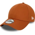 petten-gebogen-bruin-verstelbaar-9forty-essential-van-new-era