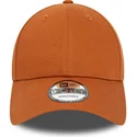 petten-gebogen-bruin-verstelbaar-9forty-essential-van-new-era