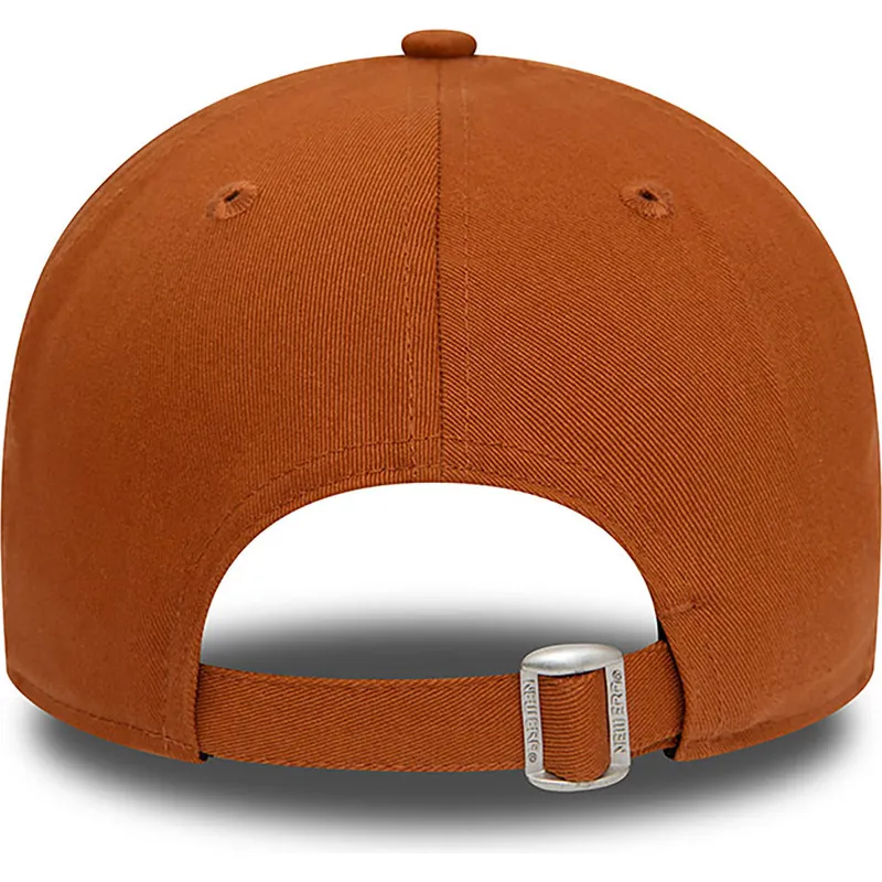 petten-gebogen-bruin-verstelbaar-9forty-essential-van-new-era