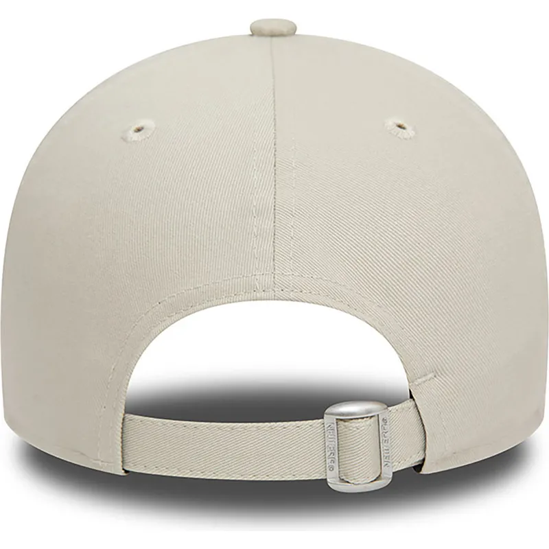 petten-gebogen-beige-verstelbaar-9forty-essential-van-new-era