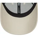petten-gebogen-beige-verstelbaar-9forty-essential-van-new-era