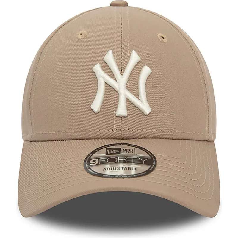 petten-gebogen-bruin-verstelbaar-9forty-league-essential-van-new-york-yankees-mlb-van-new-era
