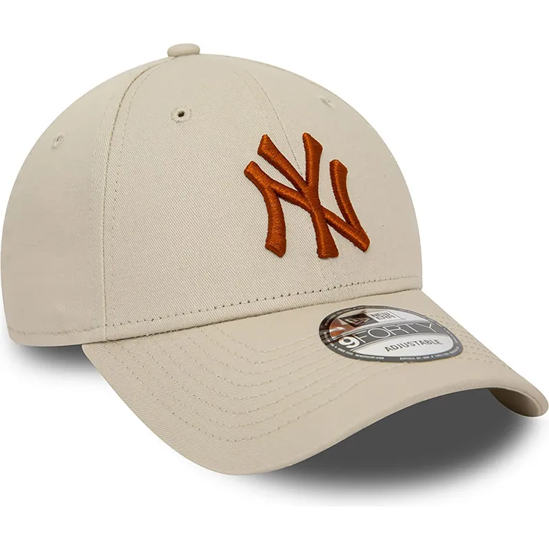 petten-gebogen-beige-verstelbaar-9forty-league-essential-van-new-york-yankees-mlb-van-new-era