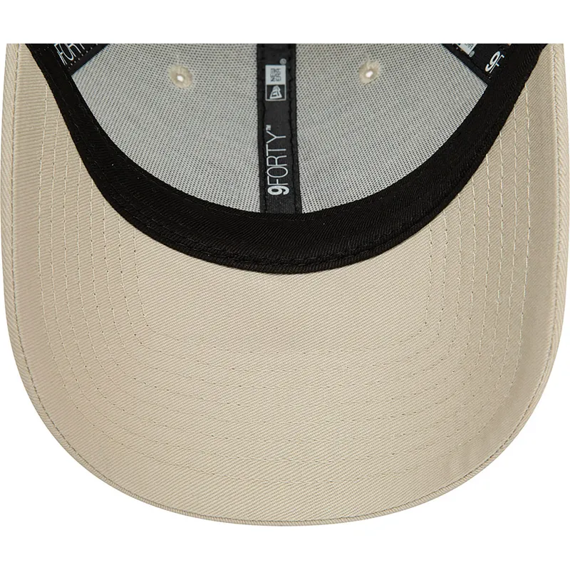 petten-gebogen-beige-verstelbaar-9forty-league-essential-van-new-york-yankees-mlb-van-new-era