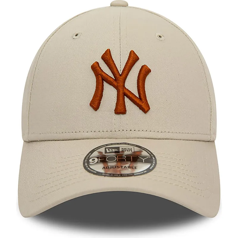 petten-gebogen-beige-verstelbaar-9forty-league-essential-van-new-york-yankees-mlb-van-new-era