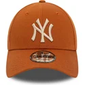 petten-gebogen-bruin-verstelbaar-9forty-league-essential-van-new-york-yankees-mlb-van-new-era