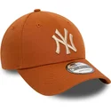 petten-gebogen-bruin-verstelbaar-9forty-league-essential-van-new-york-yankees-mlb-van-new-era