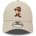 petten-gebogen-beige-verstelbaar-9forty-character-van-tasmania-looney-tunes-van-new-era