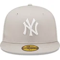 petten-plat-beige-fitted-59fifty-league-essential-van-new-york-yankees-mlb-van-new-era