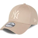 petten-gebogen-beige-verstelbaar-9forty-league-essential-van-new-york-yankees-mlb-van-new-era