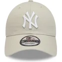 petten-gebogen-beige-verstelbaar-9twenty-league-essential-van-new-york-yankees-mlb-van-new-era