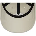 petten-gebogen-beige-verstelbaar-9twenty-league-essential-van-new-york-yankees-mlb-van-new-era