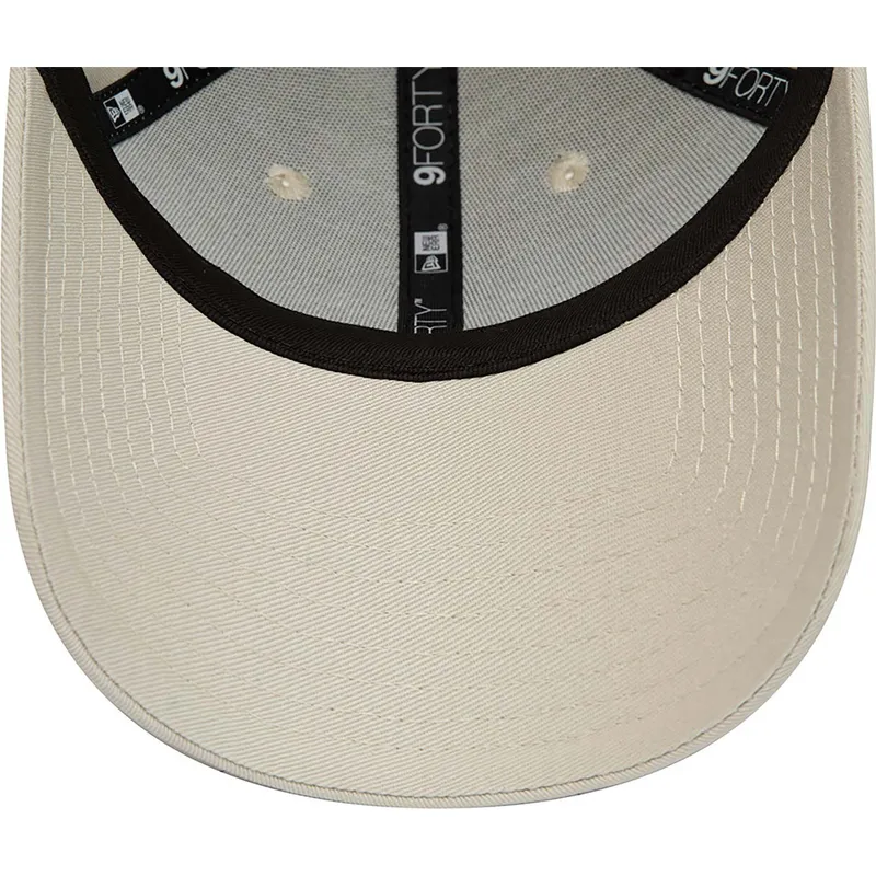 petten-gebogen-beige-verstelbaar-9forty-repreve-league-essential-van-new-york-yankees-mlb-van-new-era