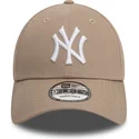 petten-gebogen-bruin-verstelbaar-9forty-league-essential-van-new-york-yankees-mlb-van-new-era