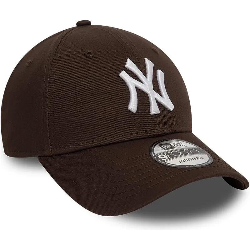 petten-gebogen-bruin-verstelbaar-9forty-league-essential-van-new-york-yankees-mlb-van-new-era