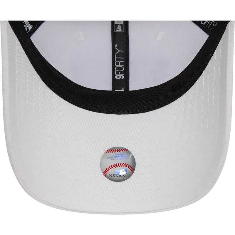 petten-gebogen-wit-verstelbaar-9forty-league-essential-van-los-angeles-dodgers-mlb-van-new-era