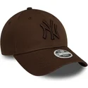 petten-gebogen-bruin-verstelbaar-9forty-league-essential-van-new-york-yankees-mlb-van-new-era