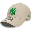 petten-gebogen-beige-verstelbaar-9forty-league-essential-van-new-york-yankees-mlb-van-new-era