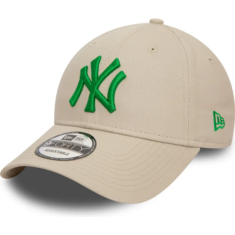 petten-gebogen-beige-verstelbaar-9forty-league-essential-van-new-york-yankees-mlb-van-new-era