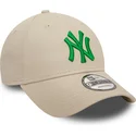 petten-gebogen-beige-verstelbaar-9forty-league-essential-van-new-york-yankees-mlb-van-new-era
