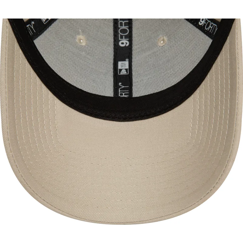 petten-gebogen-beige-verstelbaar-9forty-league-essential-van-new-york-yankees-mlb-van-new-era