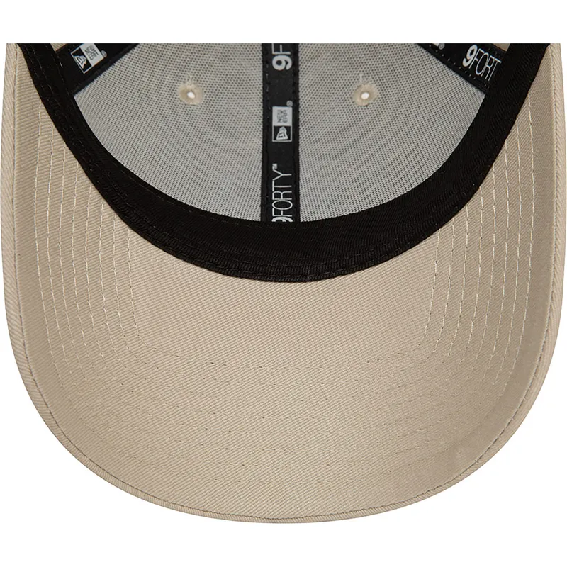 petten-gebogen-beige-verstelbaar-9forty-league-essential-van-new-york-yankees-mlb-van-new-era