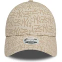 petten-gebogen-beige-verstelbaar-9forty-monogram-van-new-york-yankees-mlb-van-new-era
