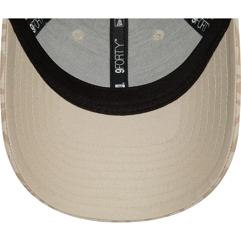 petten-gebogen-beige-verstelbaar-9forty-monogram-van-new-york-yankees-mlb-van-new-era