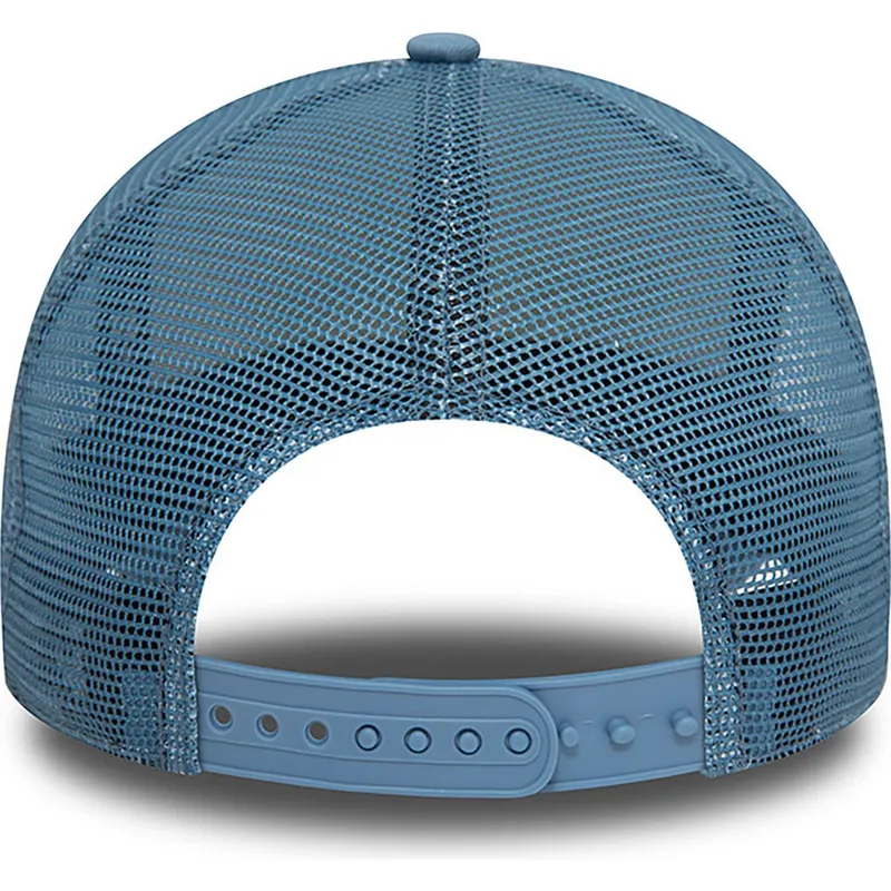petten-gebogen-blauw-snapback-a-frame-character-van-rick-y-morty-van-new-era