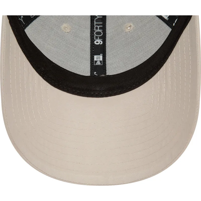 petten-gebogen-beige-verstelbaar-9forty-flawless-van-new-york-yankees-mlb-van-new-era