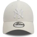 petten-gebogen-wit-verstelbaar-9forty-linen-van-new-york-yankees-mlb-van-new-era