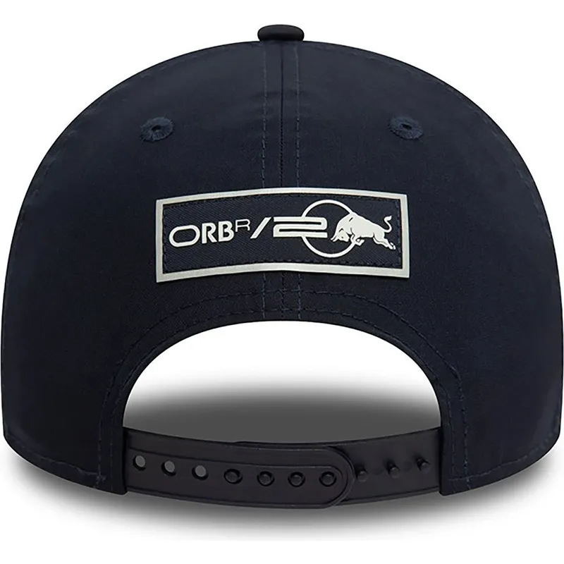 petten-gebogen-marineblauw-snapback-sergio-perez-9forty-van-red-bull-racing-formula-1-van-new-era petten-gebogen-marineblauw-snapback-sergio-perez-9forty-van-red-bull-racing-formula-1-van-new-era
