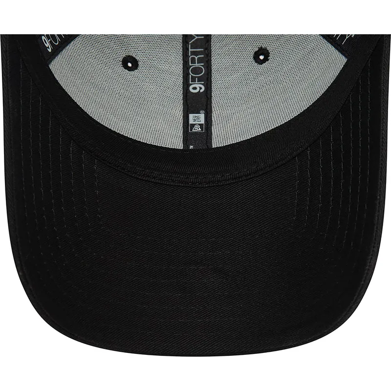 petten-gebogen-zwart-verstelbaar-9forty-league-essential-van-new-york-yankees-mlb-van-new-era