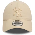 petten-gebogen-beige-verstelbaar-9twenty-league-essential-van-new-york-yankees-mlb-van-new-era