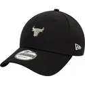 petten-gebogen-zwart-verstelbaar-9forty-metallic-pin-van-chicago-bulls-nba-van-new-era