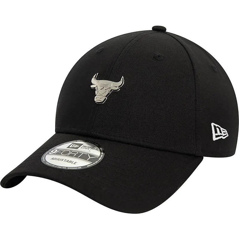 petten-gebogen-zwart-verstelbaar-9forty-metallic-pin-van-chicago-bulls-nba-van-new-era petten-gebogen-zwart-verstelbaar-9forty-metallic-pin-van-chicago-bulls-nba-van-new-era