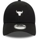petten-gebogen-zwart-verstelbaar-9forty-metallic-pin-van-chicago-bulls-nba-van-new-era