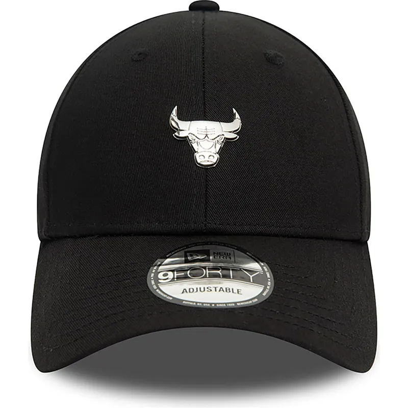 petten-gebogen-zwart-verstelbaar-9forty-metallic-pin-van-chicago-bulls-nba-van-new-era petten-gebogen-zwart-verstelbaar-9forty-metallic-pin-van-chicago-bulls-nba-van-new-era