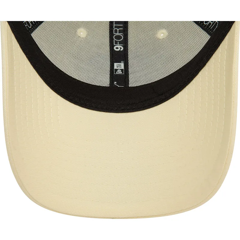 petten-gebogen-beige-verstelbaar-9forty-van-hogwarts-harry-potter-van-new-era