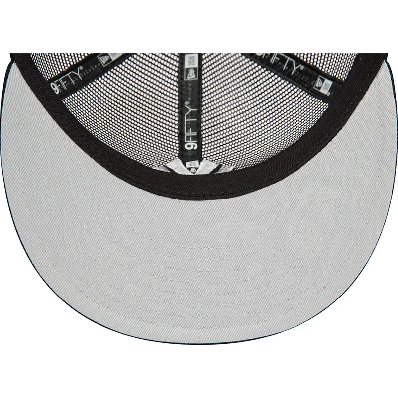 petten-plat-zwart-snapback-9fifty-embroidered-mesh-van-new-york-yankees-mlb-van-new-era